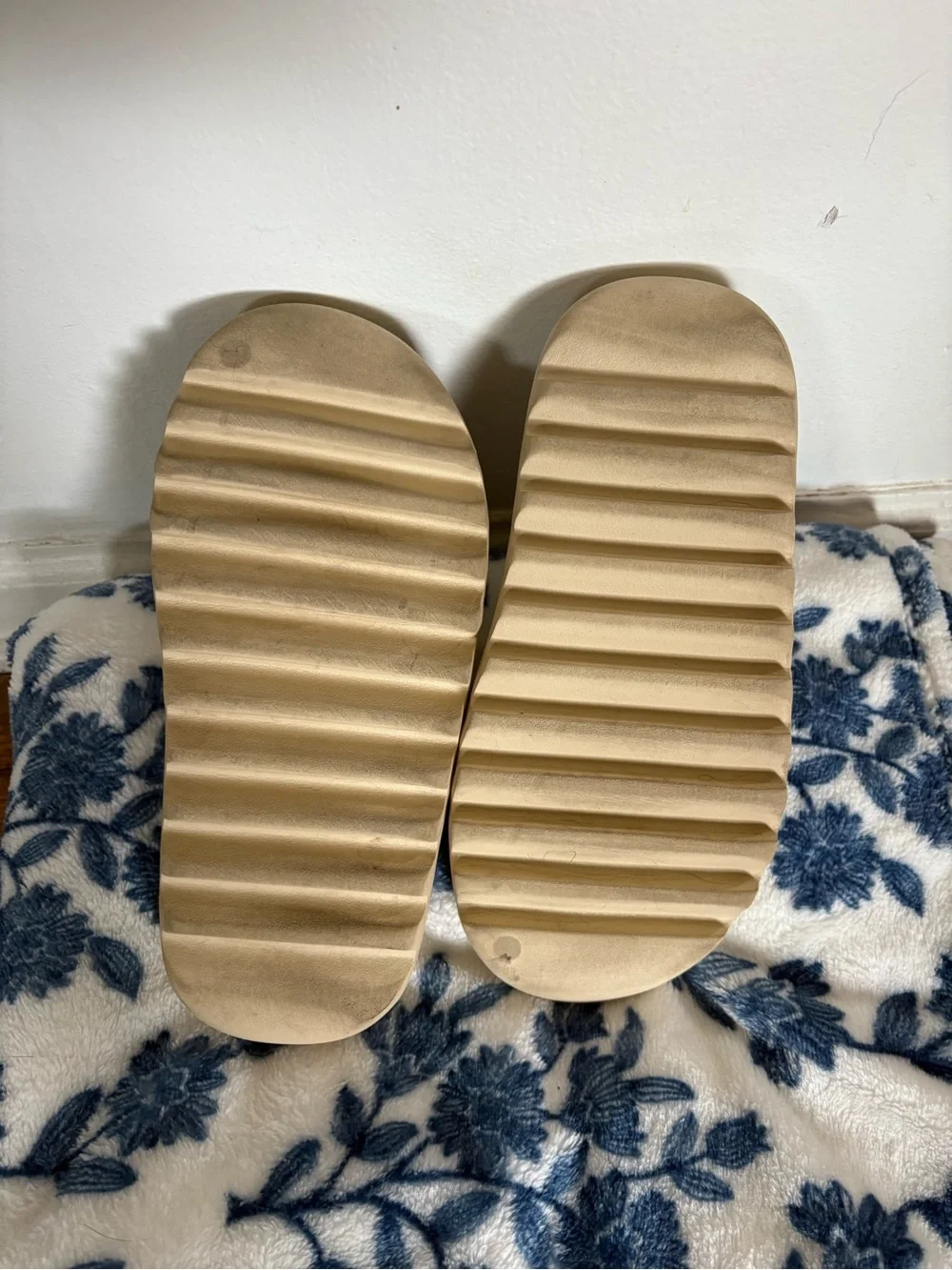 Yeezy Slide Bone - US Men’s 8 - Sand Colorway